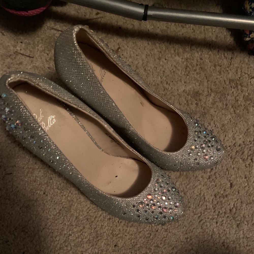 Shoes - Picture 4 of 5
